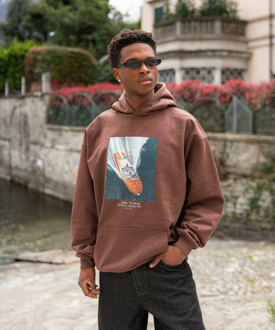 Como Graphic Hoodie Brun