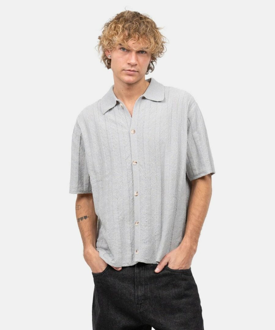 Short -sleeved textured shirt gray