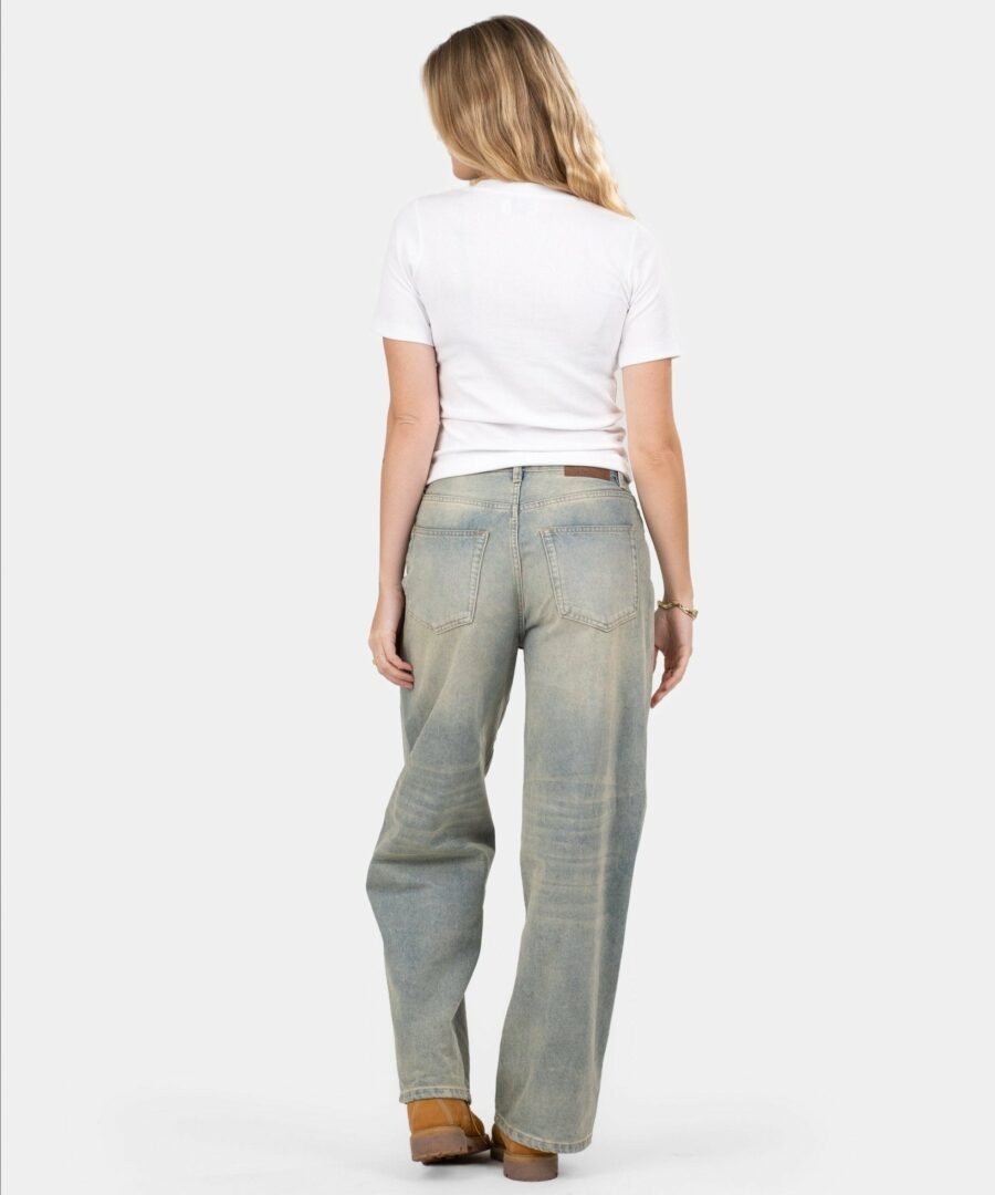 T-shirt with fitted sleeves white